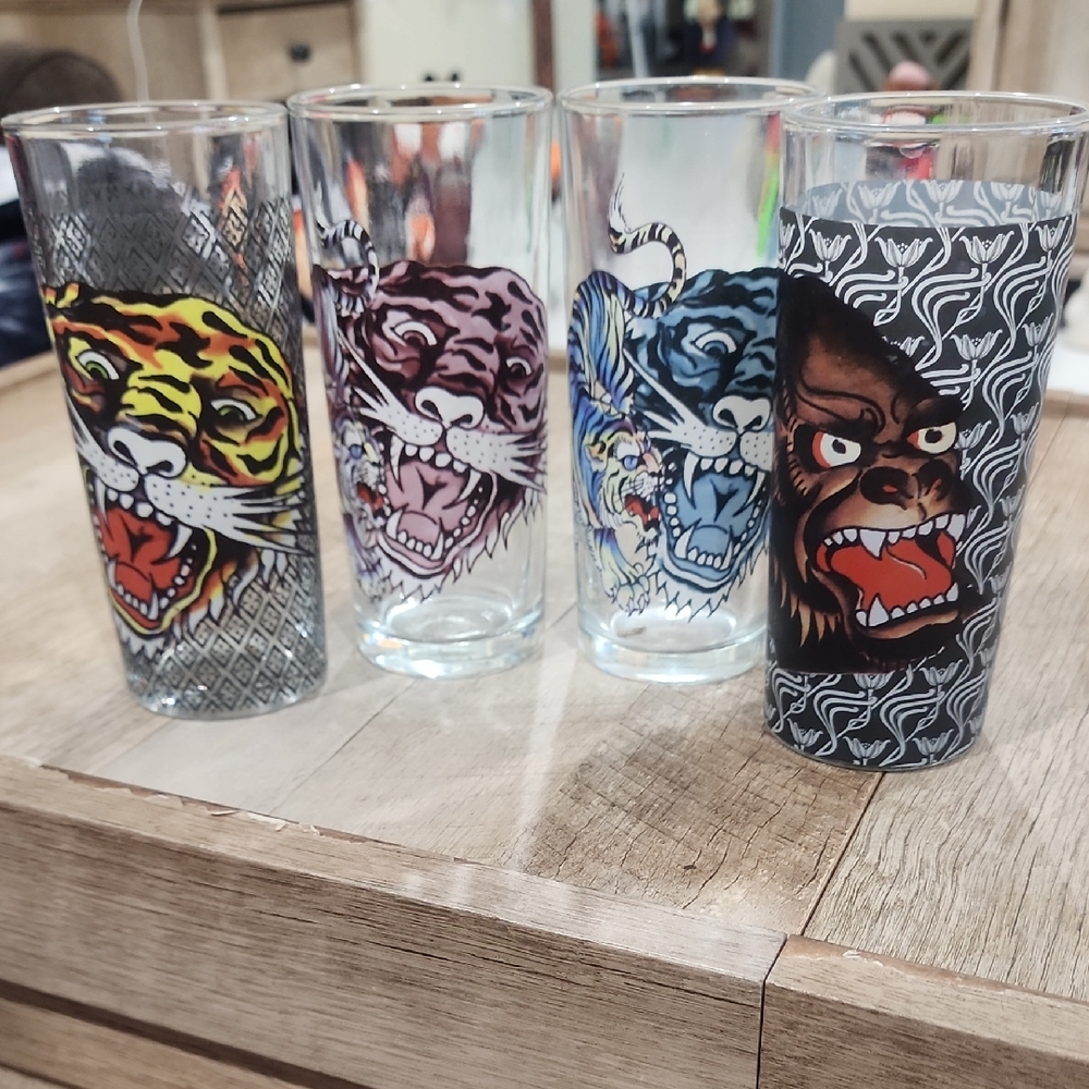 Ed Hardy Glass Set